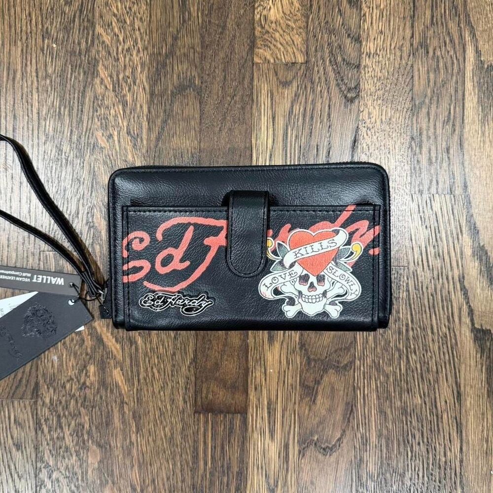 ed hardy wallet with skull heart design (NWT)